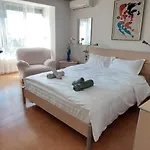 Oasis In The Heart Of Appartement Tirana