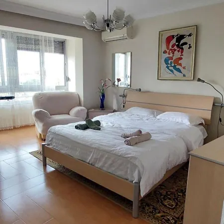 Oasis In The Heart Of Appartement Tirana