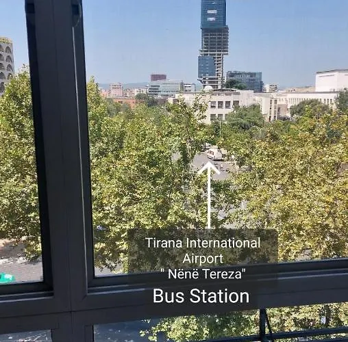 Oasis In The Heart Of ティラナ